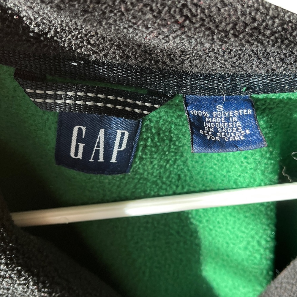 Men’s Gap pullover fleece. Too Small for me. - Picture 2 of 3